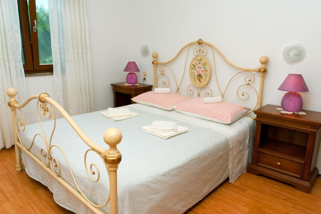Вилла House Soni - 800 M From The Sea Ровинь Экстерьер фото